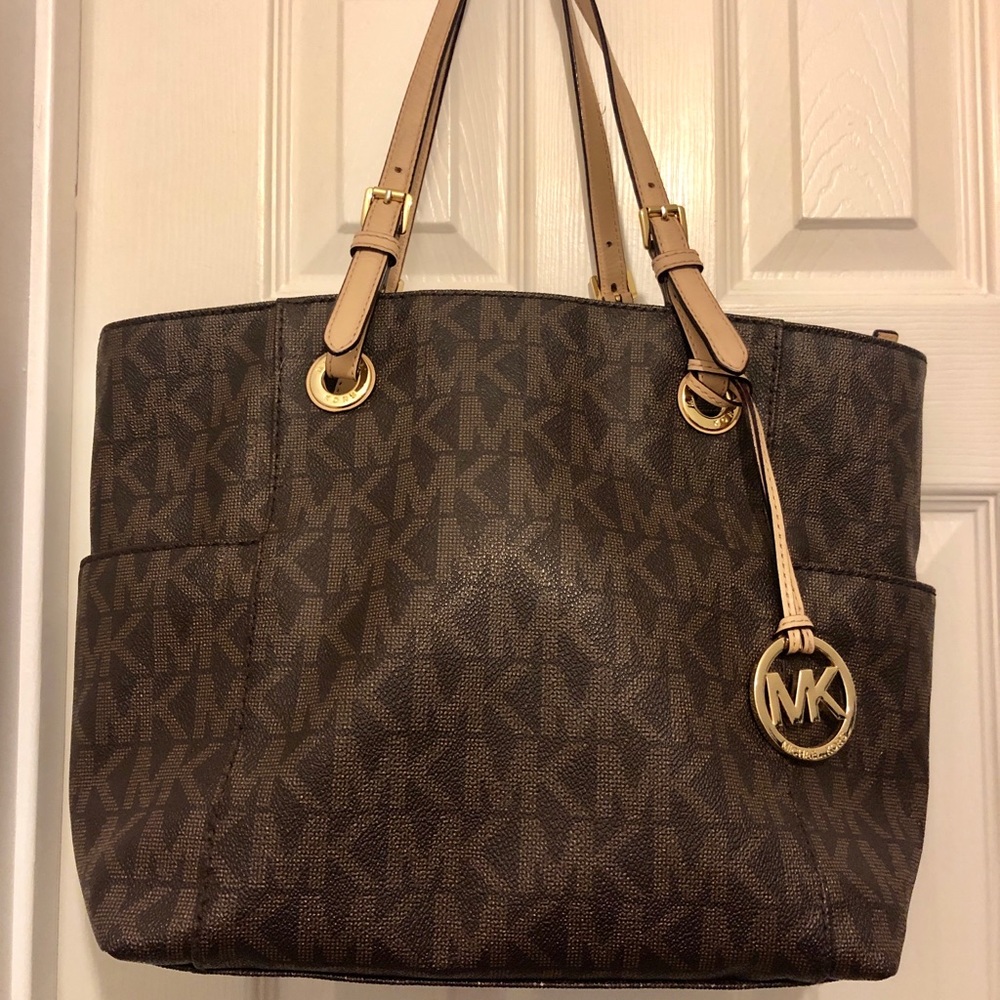 Michael Kors Voyager Medium Monogram Tote